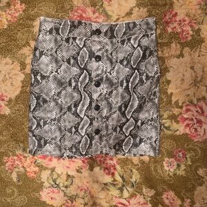 Shinestar Faux Leather Black and Gray Snake Print Skirt